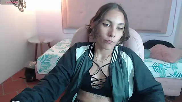 Snapshot of xlunna chatting on 02.09.25 xlunna online show from 02.09.25