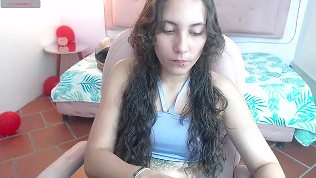 Snapshot of xlunna chatting on 02.19.25 xlunna online show from 02.19.25