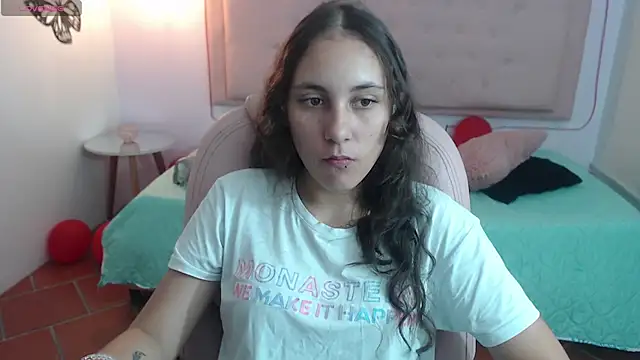 Snapshot of xlunna chatting on 02.21.25 xlunna online show from 02.21.25