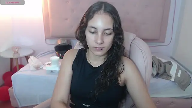 Snapshot of xlunna chatting on 03.01.25 xlunna online show from 03.01.25