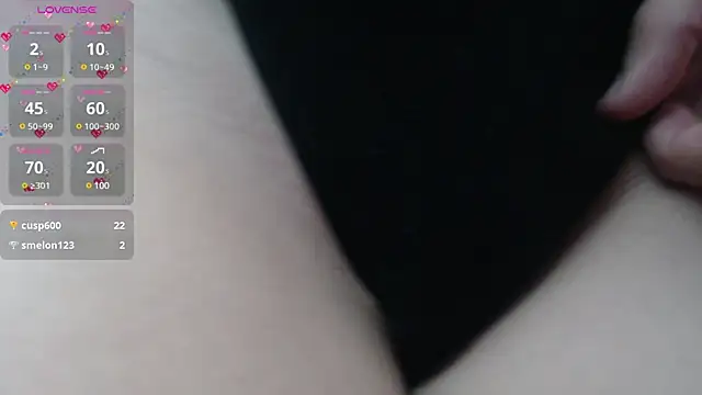 Snapshot of xlunna chatting on 03.22.25 xlunna online show from 03.22.25
