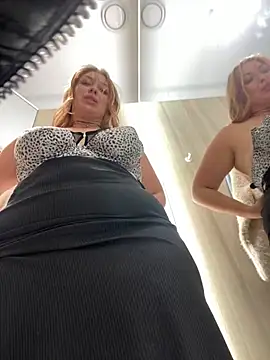 Snapshot of Sweet___Emily chatting on 12.15.24 Sweet Emily online show from 12.15.24