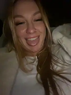 Snapshot of Sweet___Emily chatting on 12.18.24 Sweet Emily online show from 12.18.24