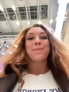 Snapshot of Sweet___Emily chatting on 01.05.25 Sweet Emily online show from 01.05.25