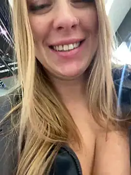 Snapshot of Sweet___Emily chatting on 01.21.25 Sweet Emily online show from 01.21.25