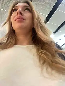 Snapshot of Sweet___Emily chatting on 01.29.25 Sweet Emily online show from 01.29.25