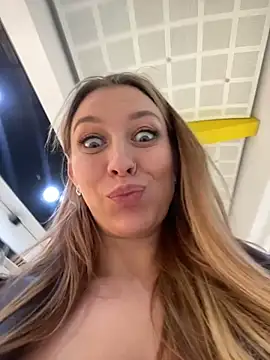 Snapshot of Sweet___Emily chatting on 02.12.25 Sweet Emily online show from 02.12.25