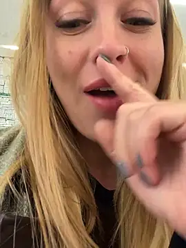 Snapshot of Sweet___Emily chatting on 03.12.25 Sweet Emily online show from 03.12.25