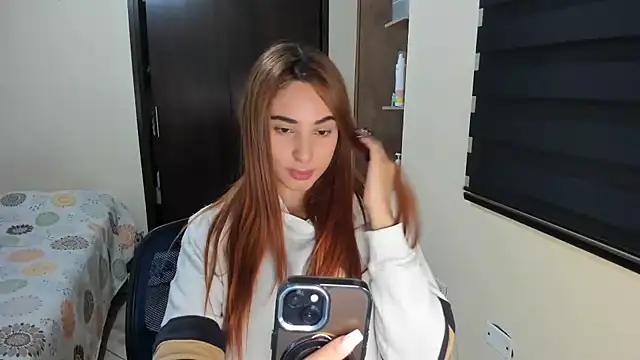 Snapshot of Amy_Walker chatting on 10.03.25 Amy Walker online show from 10.03.25