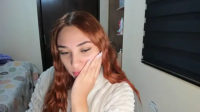 Snapshot of Amy_Walker chatting on 10.12.25 Amy Walker online show from 10.12.25