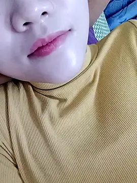 Snapshot of 2_sex chatting on 12.17.25 2 sex online show from 12.17.25