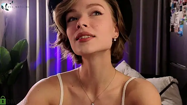 Snapshot of Eva_Natsumi chatting on 09.13.25 Eva Natsumi online show from 09.13.25