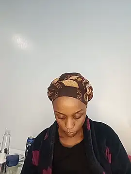 Snapshot of Queen-Chocolate chatting on 06.21.26 Queen-Chocolate online show from 06.21.26