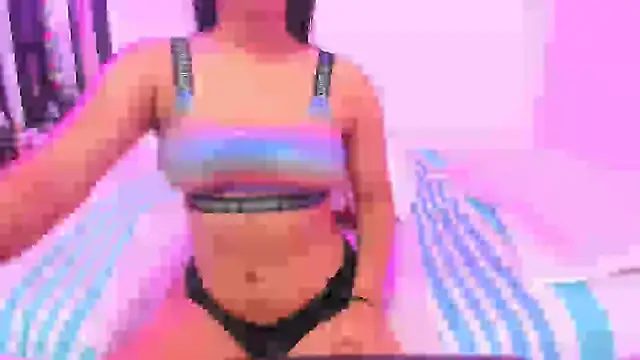 Snapshot of Ivonnesweets chatting on 02.12.25 Ivonnesweets online show from 02.12.25