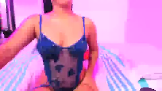 Snapshot of Ivonnesweets chatting on 02.18.25 Ivonnesweets online show from 02.18.25