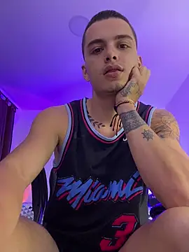 Snapshot of danny_42027 chatting on 02.06.25 danny 42027 online show from 02.06.25