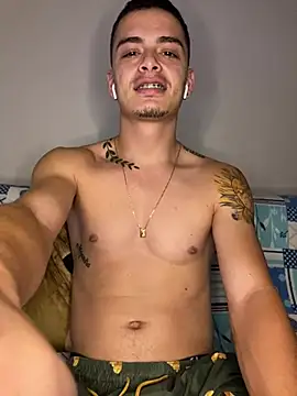 Snapshot of danny_42027 chatting on 02.22.25 danny 42027 online show from 02.22.25