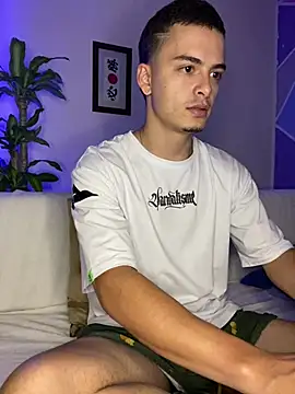 Snapshot of danny_42027 chatting on 02.28.25 danny 42027 online show from 02.28.25