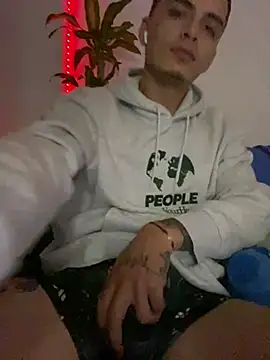 Snapshot of danny_42027 chatting on 03.09.25 danny 42027 online show from 03.09.25