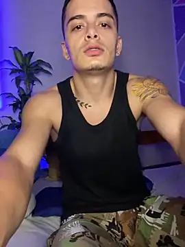 Snapshot of danny_42027 chatting on 03.15.25 danny 42027 online show from 03.15.25