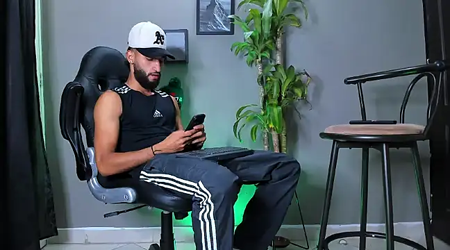 Damian 022 online show from 12.04.24