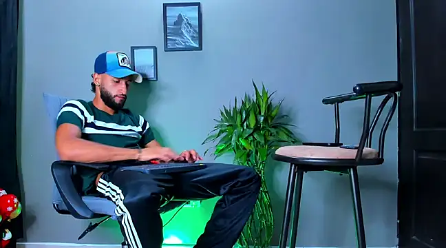 Damian 022 online show from 03.11.25