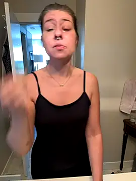 Snapshot of sophielove888 chatting on 09.15.25 sophielove888 online show from 09.15.25