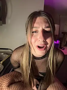 Snapshot of sophielove888 chatting on 10.25.25 sophielove888 online show from 10.25.25