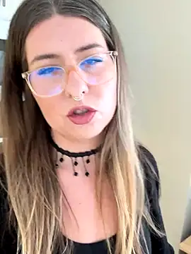 Snapshot of sophielove888 chatting on 11.19.25 sophielove888 online show from 11.19.25