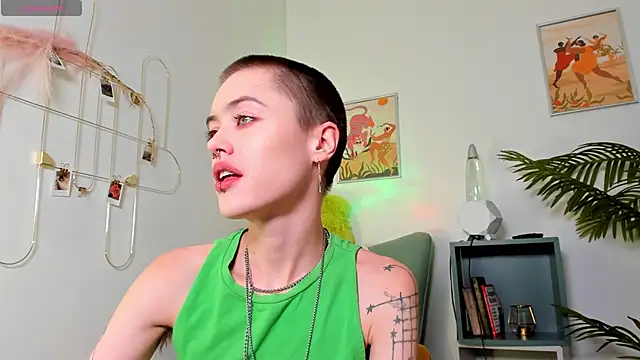 Snapshot of PamelaYong chatting on 12.14.24 PamelaYong online show from 12.14.24
