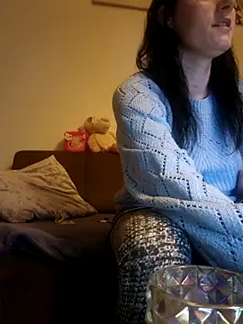 Snapshot of Jasmin-White chatting on 12.03.24 Jasmin-White online show from 12.03.24