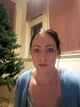 Snapshot of Jasmin-White chatting on 12.13.24 Jasmin-White online show from 12.13.24