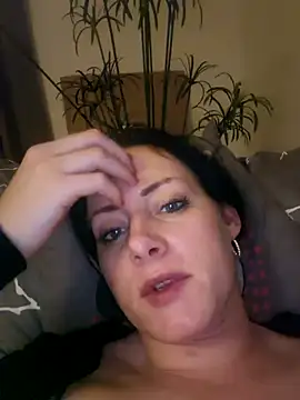 Snapshot of Jasmin-White chatting on 12.17.24 Jasmin-White online show from 12.17.24