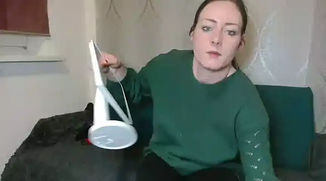 Snapshot of Jasmin-White chatting on 12.20.24 Jasmin-White online show from 12.20.24
