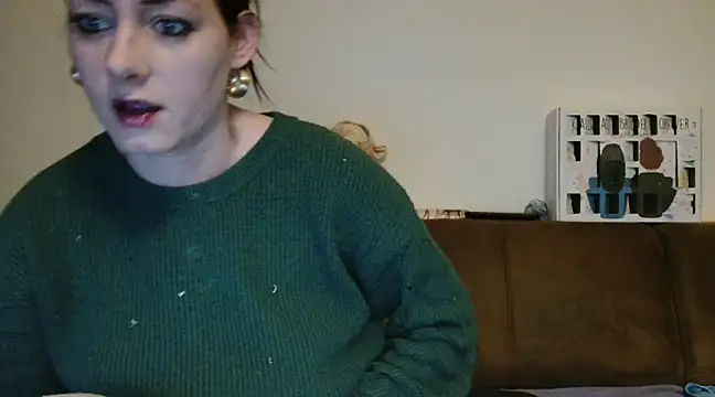 Snapshot of Jasmin-White chatting on 01.04.25 Jasmin-White online show from 01.04.25
