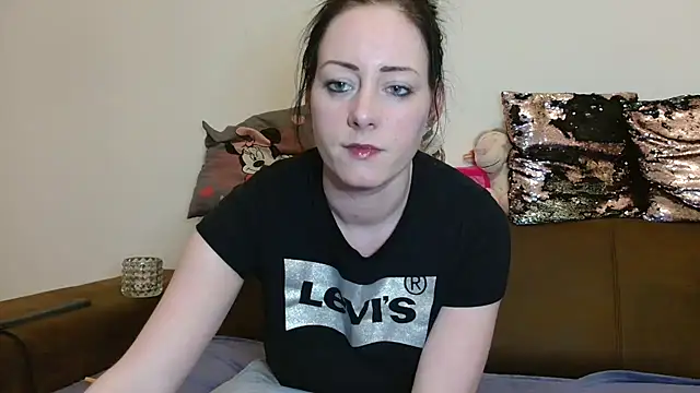 Snapshot of Jasmin-White chatting on 02.13.25 Jasmin-White online show from 02.13.25