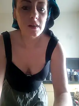 Snapshot of Jasmin-White chatting on 02.21.25 Jasmin-White online show from 02.21.25