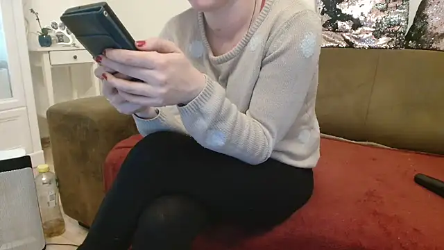 Snapshot of Jasmin-White chatting on 03.07.25 Jasmin-White online show from 03.07.25