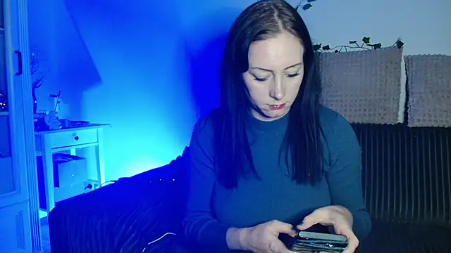 Snapshot of Jasmin-White chatting on 10.02.25 Jasmin-White online show from 10.02.25
