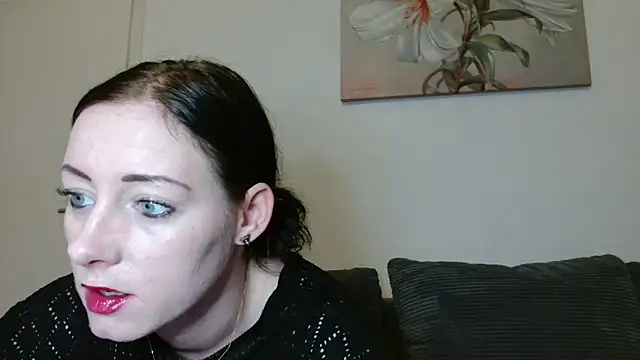 Snapshot of Jasmin-White chatting on 10.14.25 Jasmin-White online show from 10.14.25