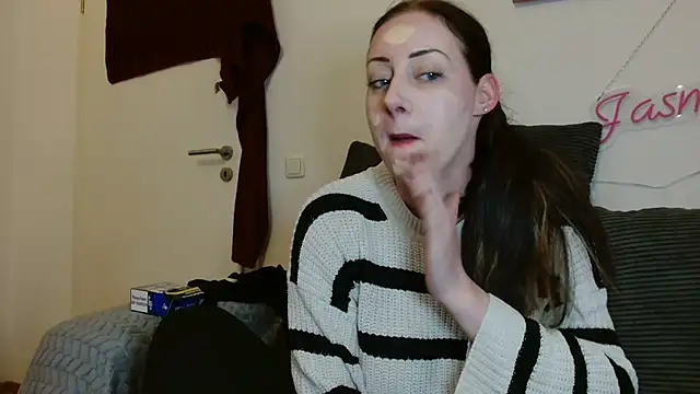 Jasmin-White online show from 04.29.26
