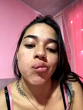 Snapshot of GabyWalter chatting on 09.08.25 GabyWalter online show from 09.08.25