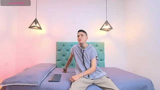 Tinny and Candy online show from 01.24.25