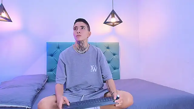 Tinny and Candy online show from 01.29.25