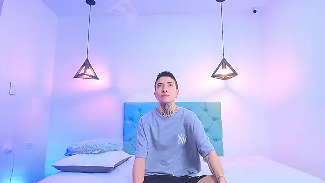 Tinny and Candy online show from 02.05.25