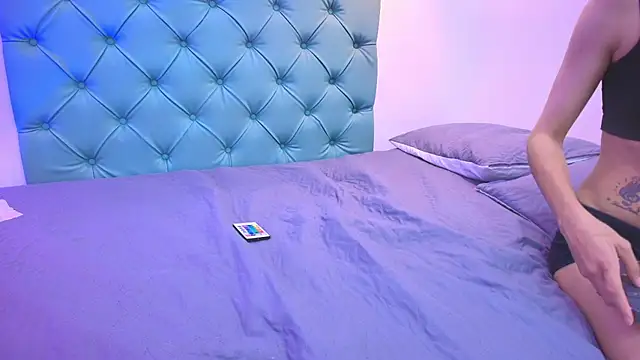 Tinny and Candy online show from 02.17.25