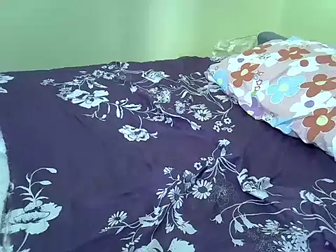 Snapshot of naughtycate_ chatting on 10.19.25 naughtycate online show from 10.19.25