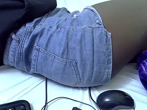 Snapshot of naughtycate_ chatting on 11.02.25 naughtycate online show from 11.02.25