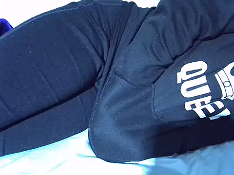 Snapshot of naughtycate_ chatting on 12.23.25 naughtycate online show from 12.23.25