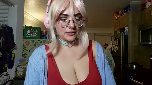 Snapshot of mochi_rainbow chatting on 12.29.24 mochi rainbow online show from 12.29.24